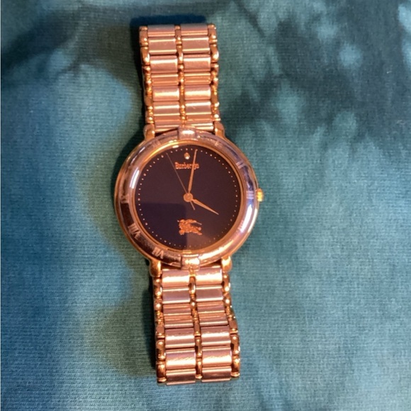 Women’s Burberry Horse Logo Quartz Women's Watch - Picture 1 of 8
